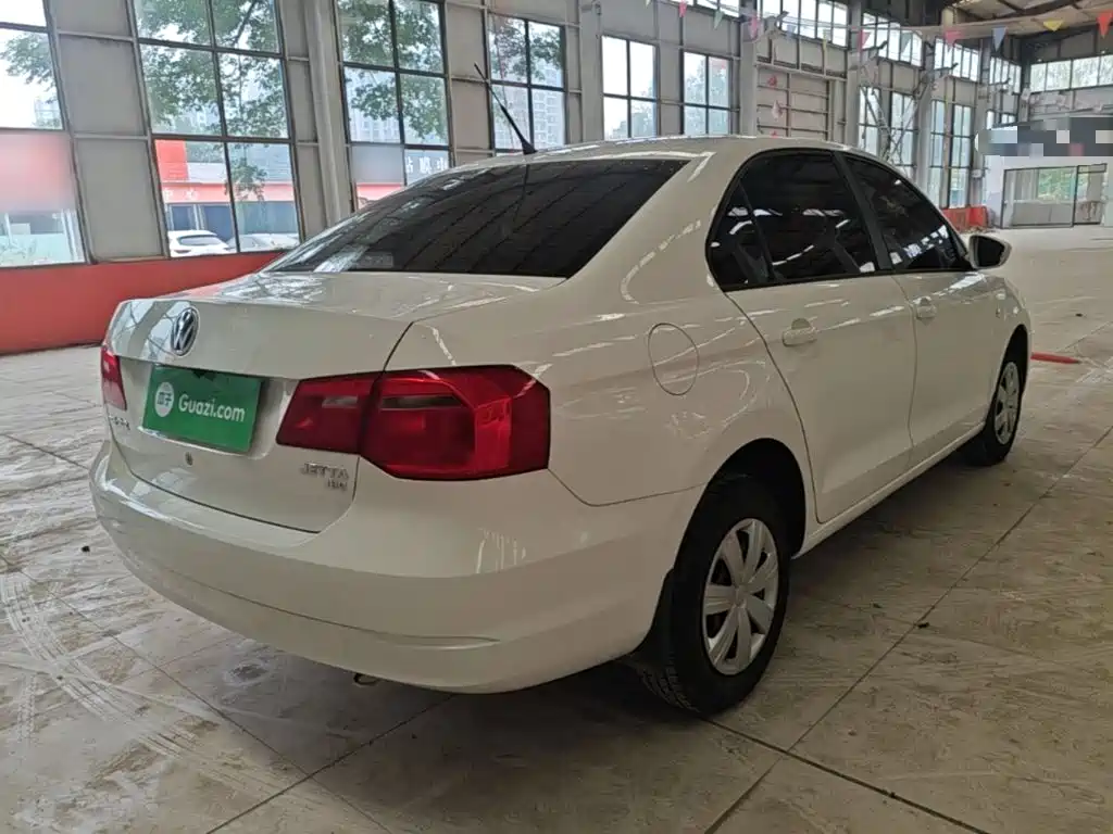 Volkswagen Jetta — миниатюра 7