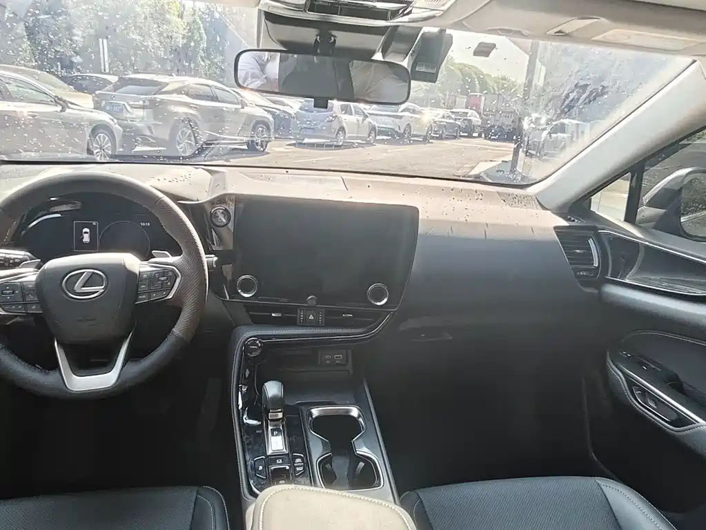 Lexus NX New Energy — миниатюра 11