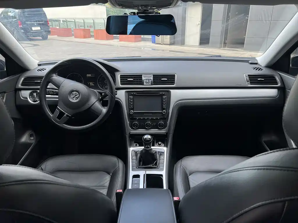 Volkswagen Passat 2014 1.4TSI MT