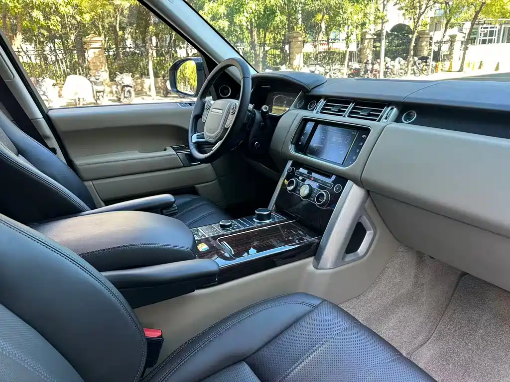 Land Rover Range Rover — миниатюра 13