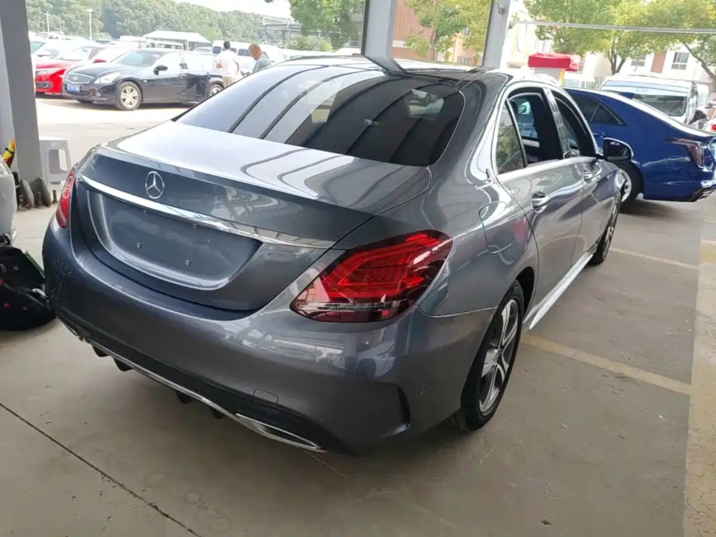 Mercedes-Benz C-Class — миниатюра 7