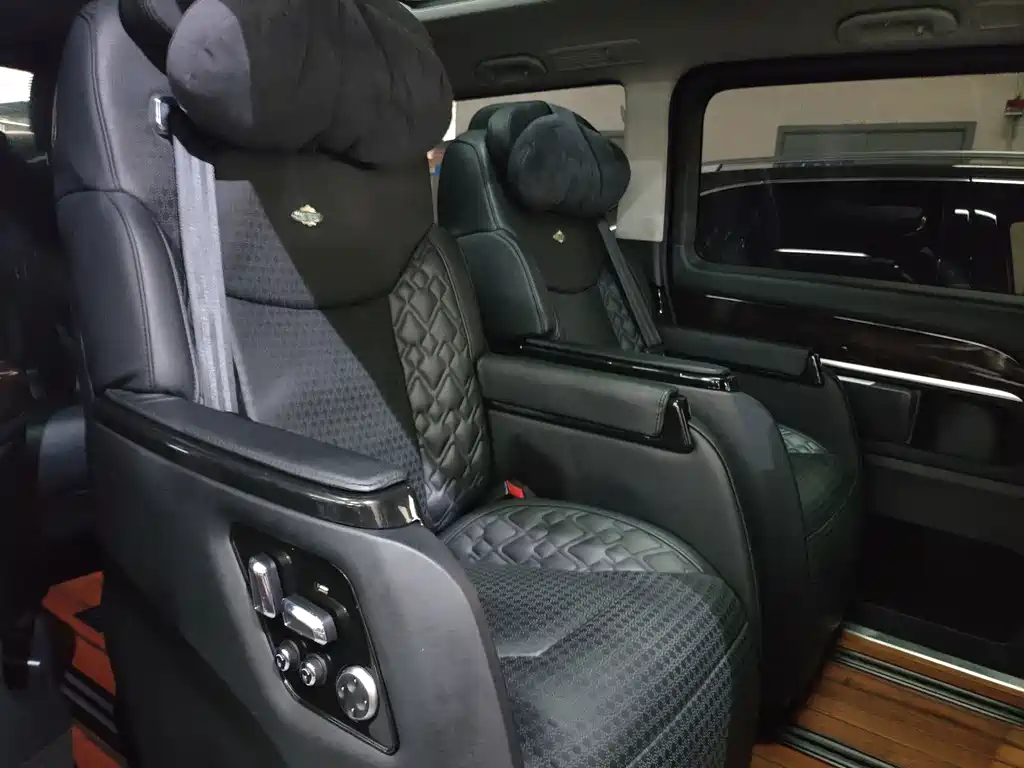 Mercedes-Benz V-Class — миниатюра 6