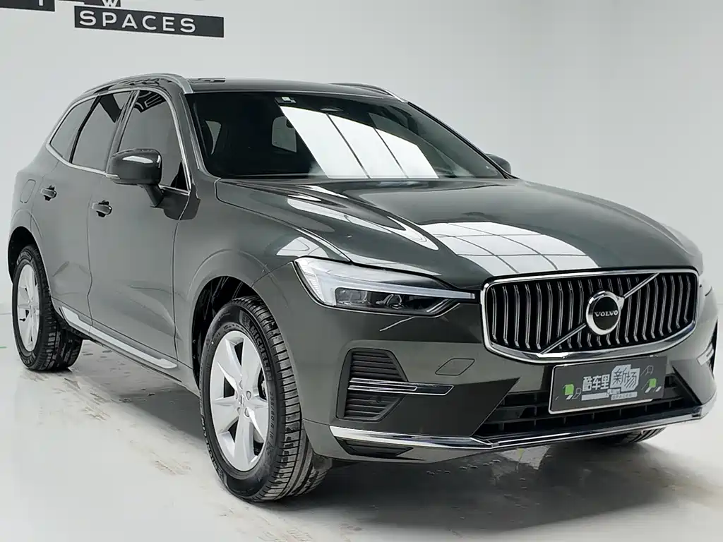 Volvo XC60 2022 B5 Luxury