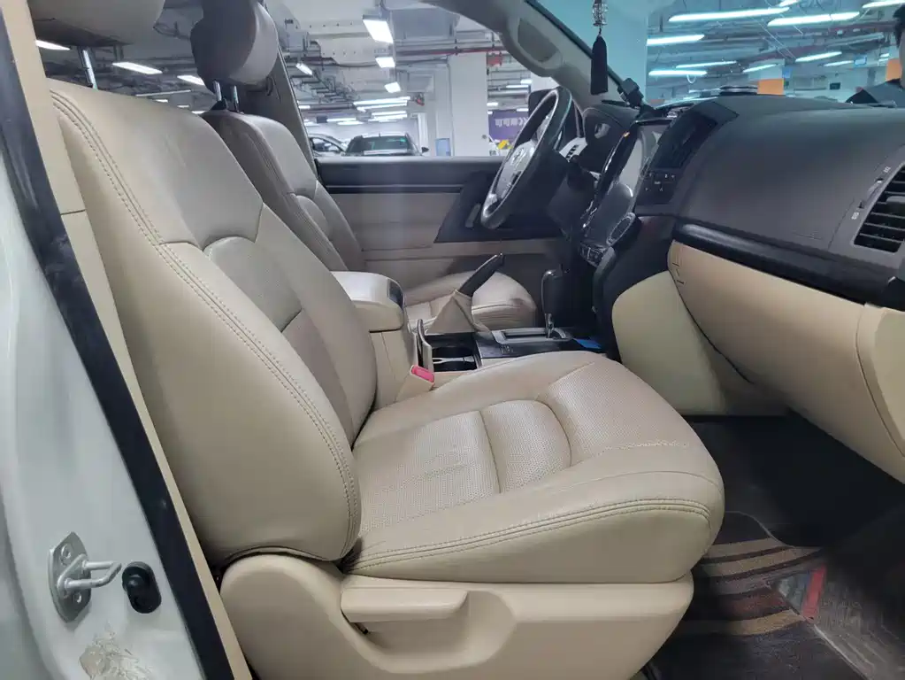 Toyota Land Cruiser — миниатюра 10