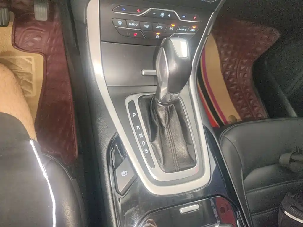Ford Edge — миниатюра 14