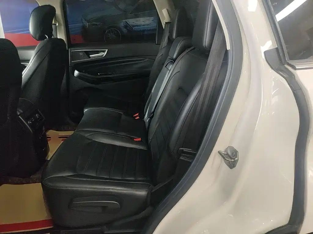 Ford Edge — миниатюра 17
