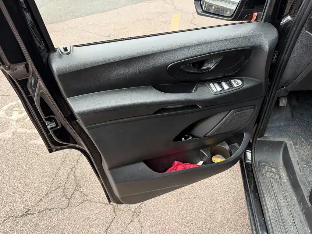 Mercedes-Benz Vito — миниатюра 6