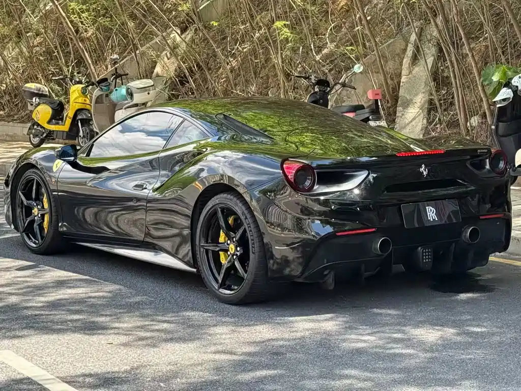 Ferrari 488 — миниатюра 7
