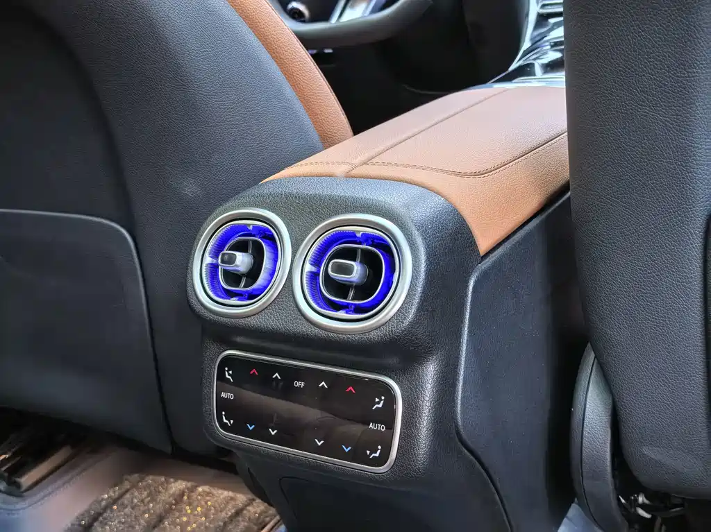 Mercedes-Benz GLC — миниатюра 32
