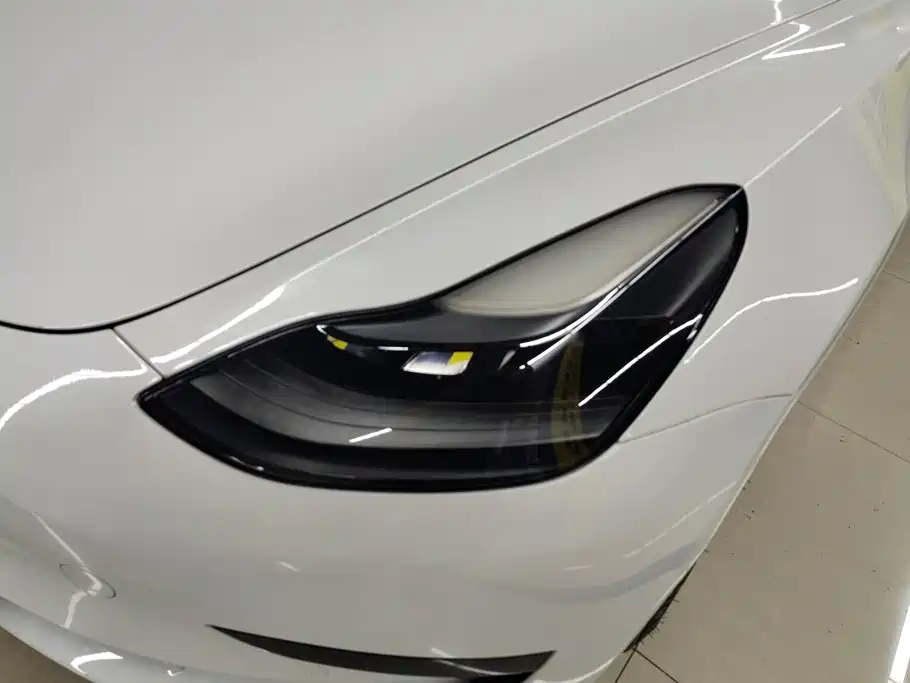 Tesla Model 3 — миниатюра 5
