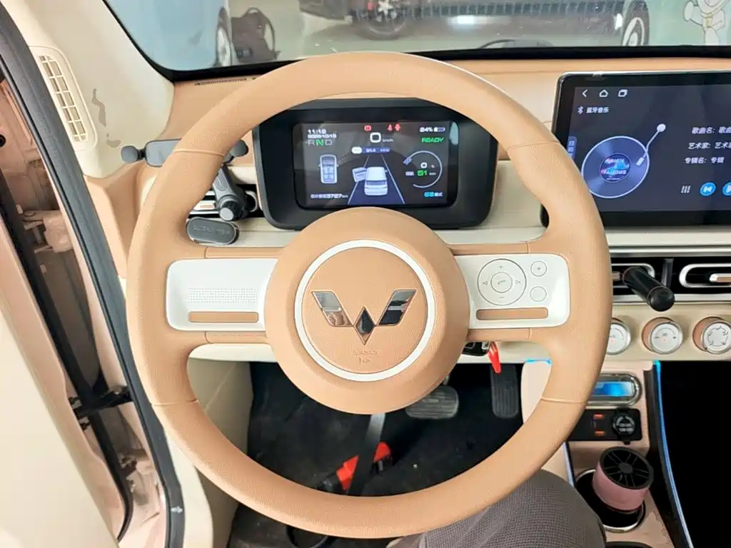 Wuling MINIEV — миниатюра 11