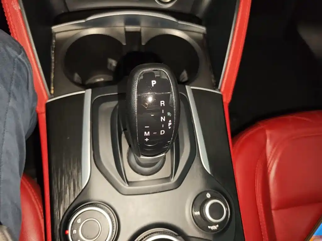 Alfa Romeo Stelvio — миниатюра 19