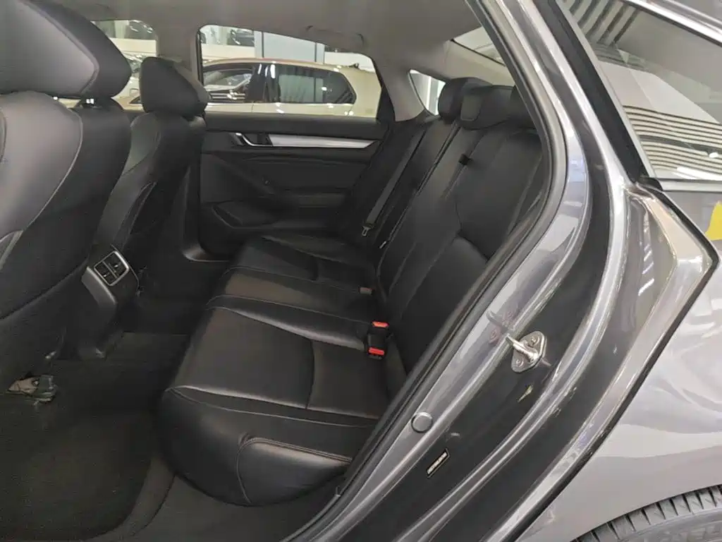 Honda Accord — миниатюра 17