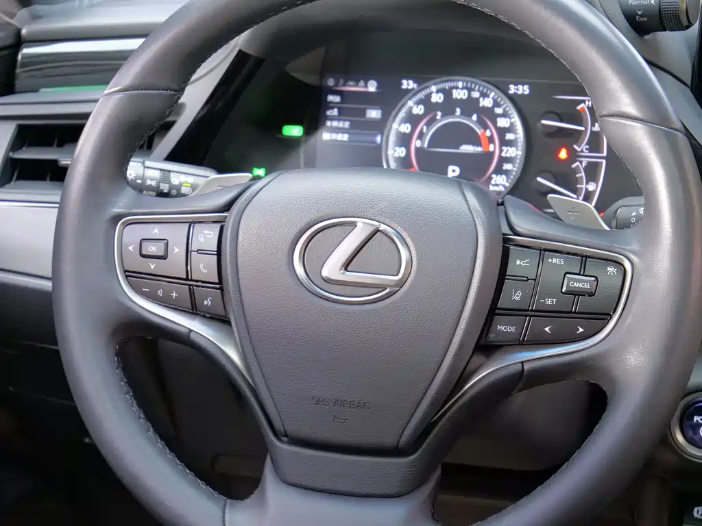 Lexus ES — миниатюра 17