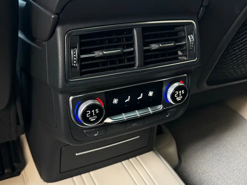 Audi Q7 — миниатюра 21