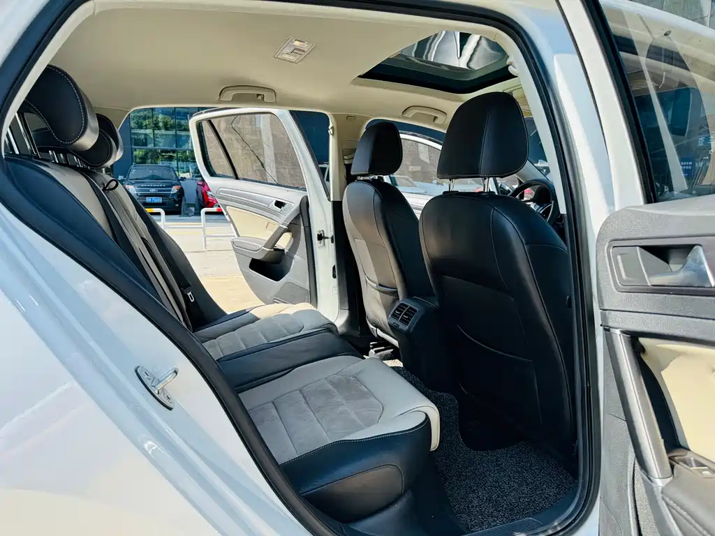 Volkswagen Golf — миниатюра 8