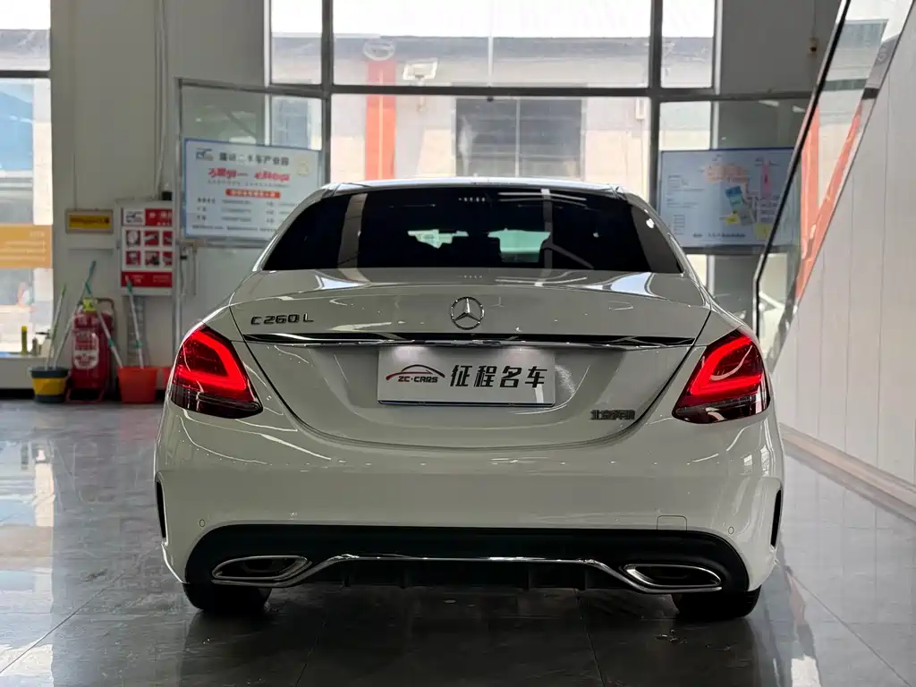 Mercedes-Benz C-Class — миниатюра 6