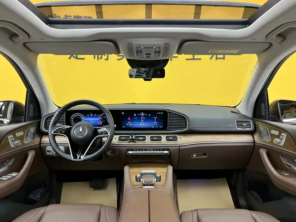 Mercedes-Benz GLE (Import) — миниатюра 43