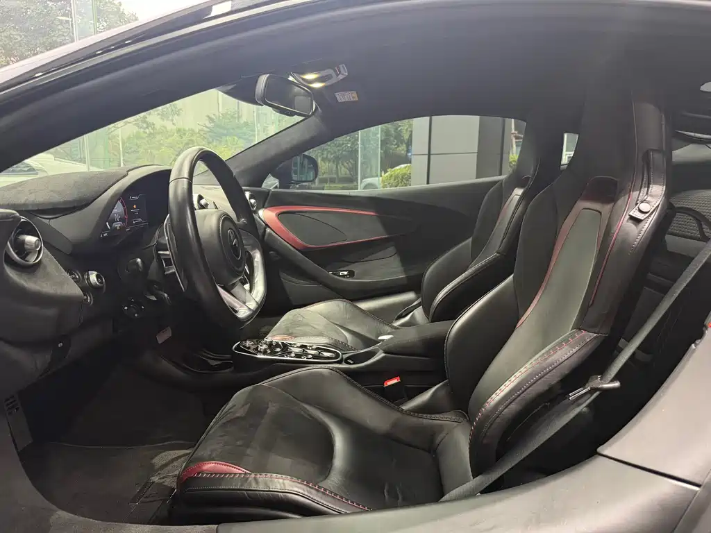 McLaren GT — миниатюра 4