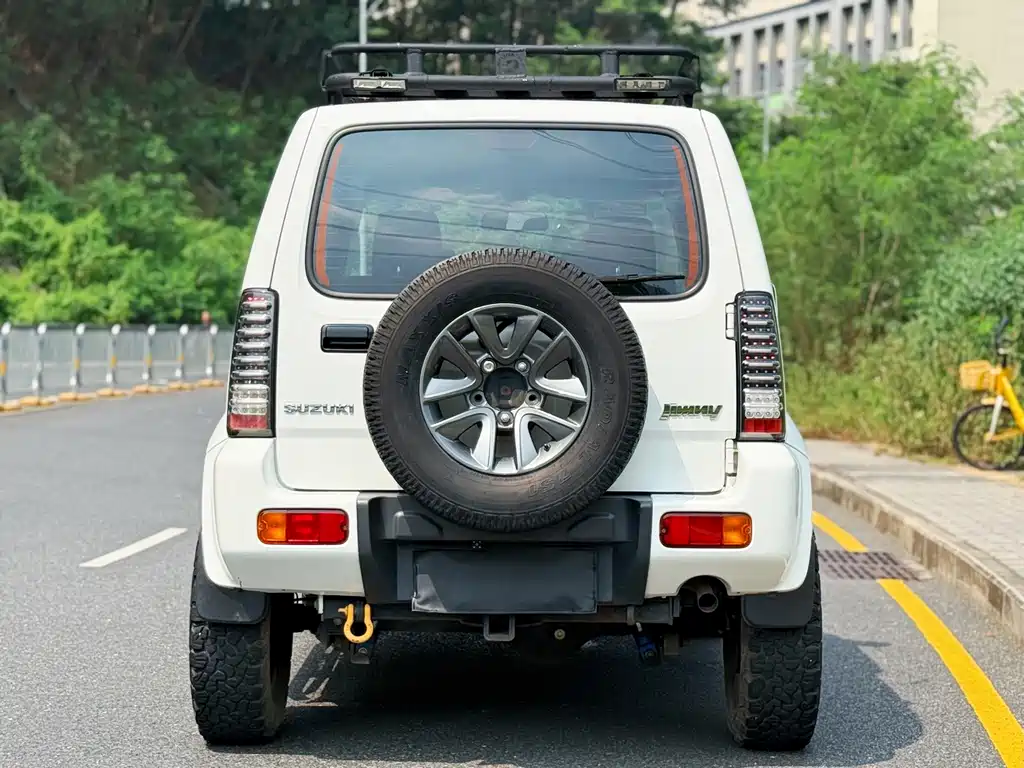 Suzuki Jimny — миниатюра 9
