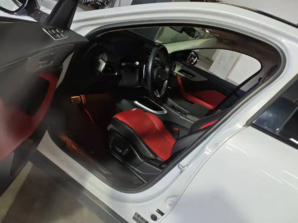 Jaguar F-PACE — миниатюра 5