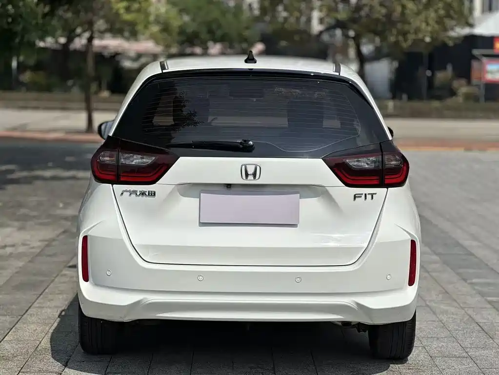 Honda Fit — миниатюра 8