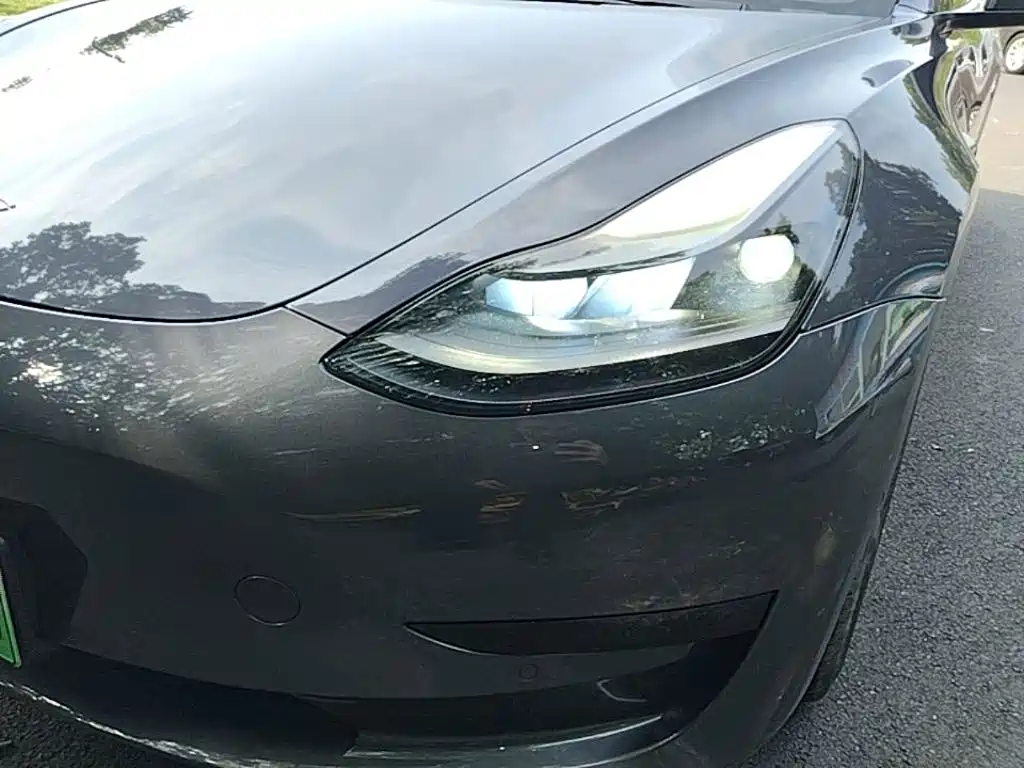 Tesla Model 3 — миниатюра 24