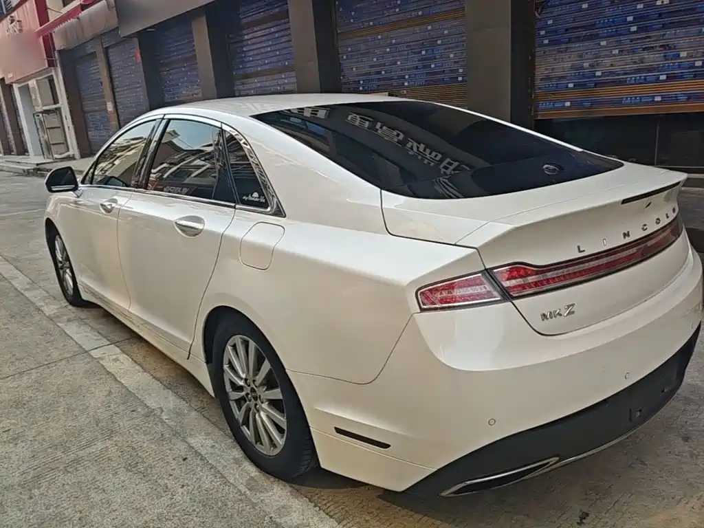 Lincoln MKZ — миниатюра 5