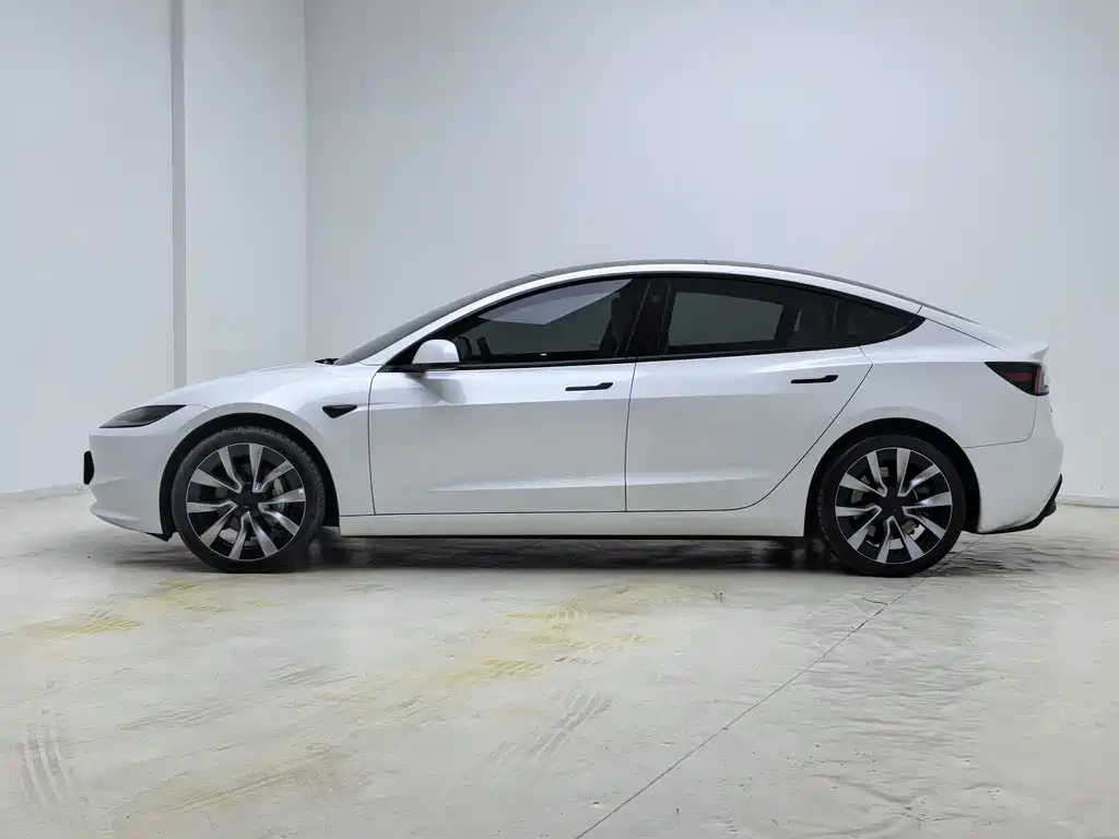 Tesla Model 3 — миниатюра 11