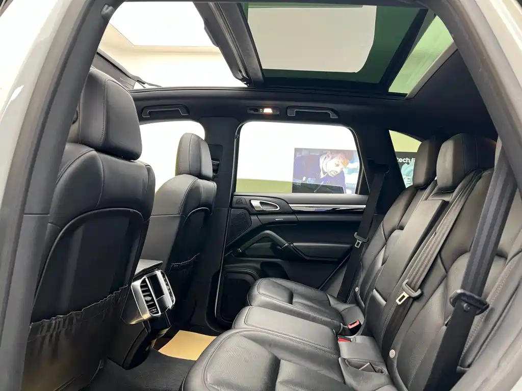 Porsche Cayenne — миниатюра 32