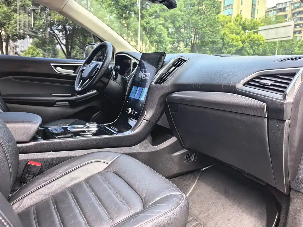 Ford Edge — миниатюра 16