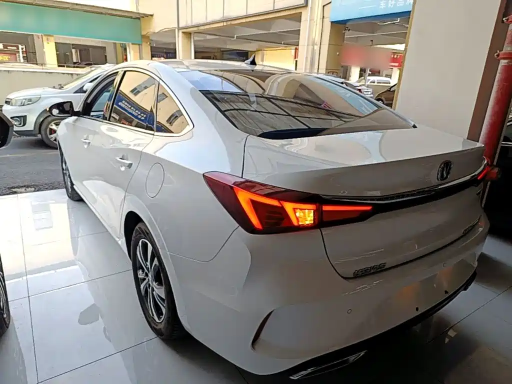 Changan Eado — миниатюра 5