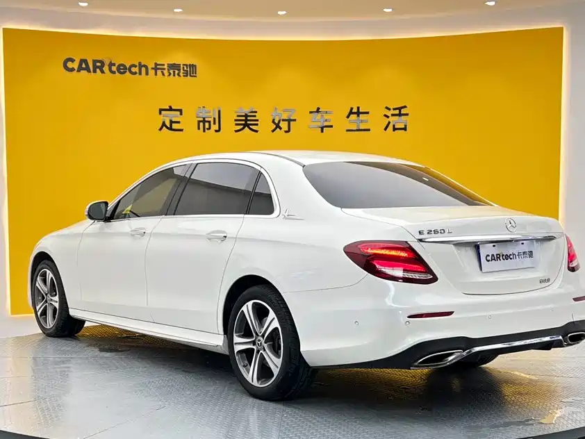 Mercedes-Benz E-Class — миниатюра 6