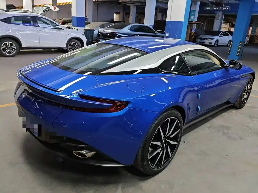 Aston Martin DB11 — миниатюра 4