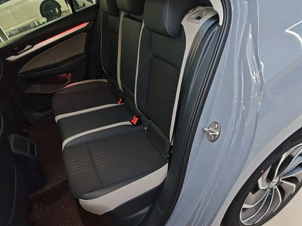 Volkswagen Golf — миниатюра 17