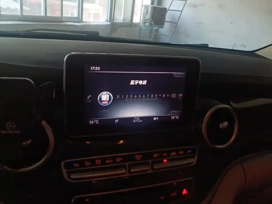 Mercedes-Benz V-Class — миниатюра 13