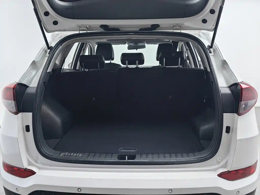 Hyundai Tucson — миниатюра 16