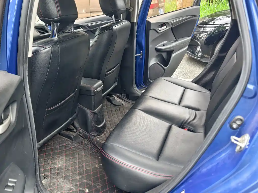 Honda Fit — миниатюра 8