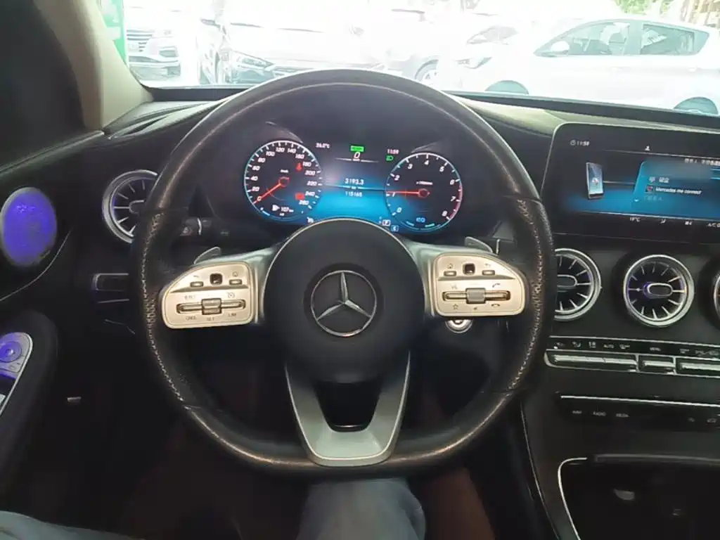 Mercedes-Benz C-Class — миниатюра 11