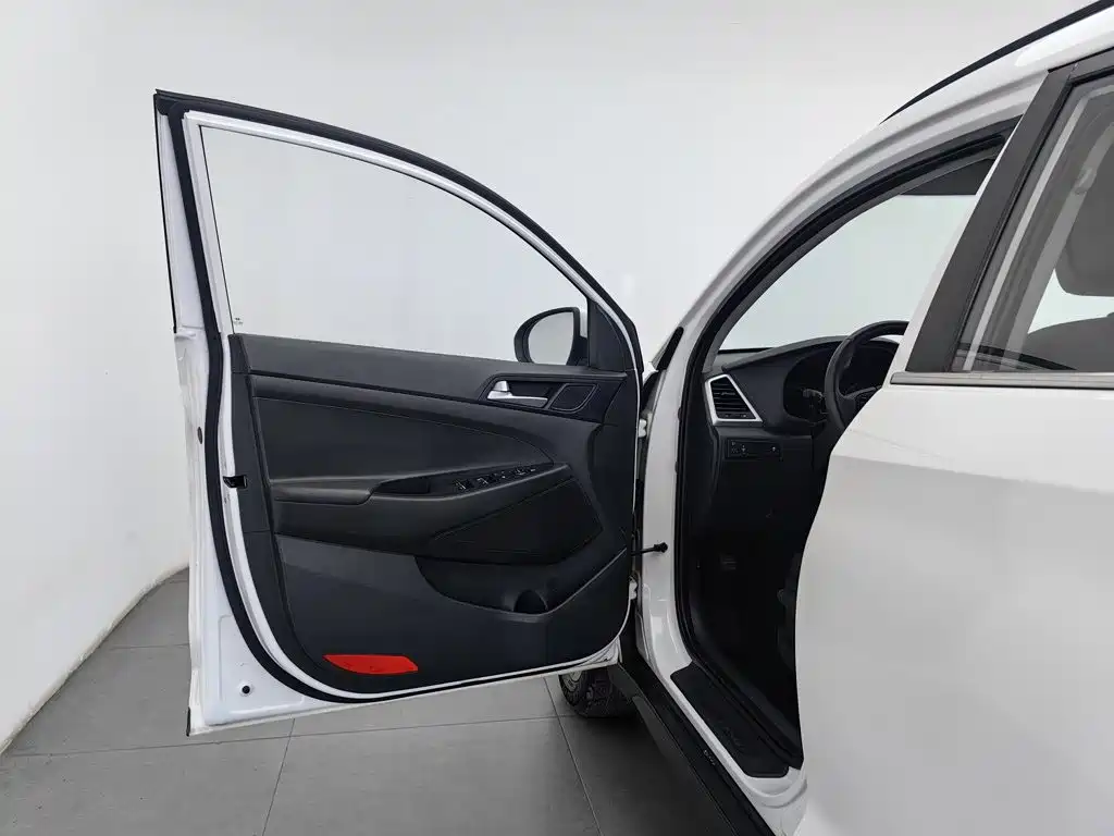Hyundai Tucson — миниатюра 8