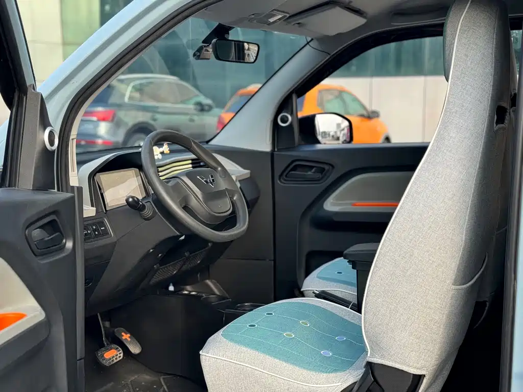 Wuling MINIEV — миниатюра 4