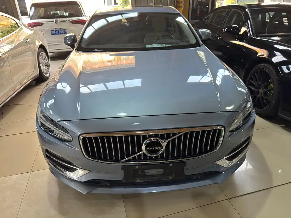 Volvo S90 — миниатюра 2