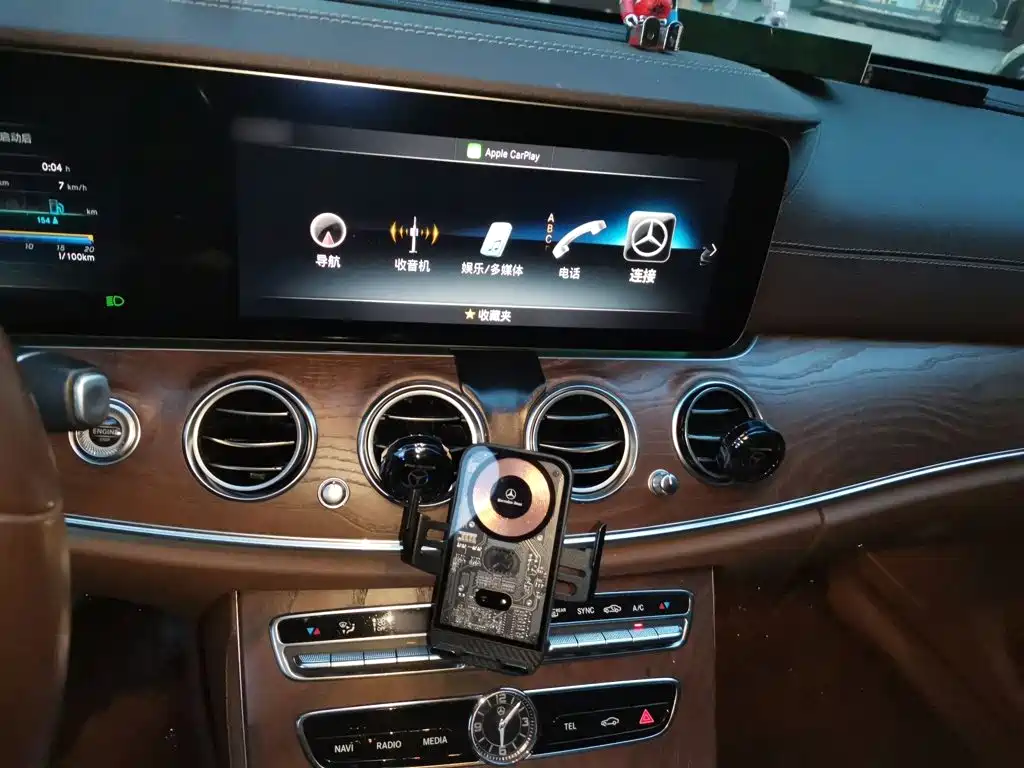 Mercedes-Benz E-Class — миниатюра 6
