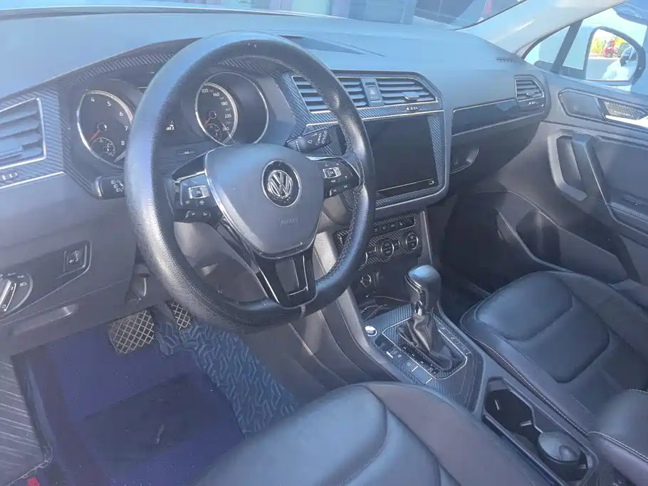 Volkswagen Tiguan L — миниатюра 12