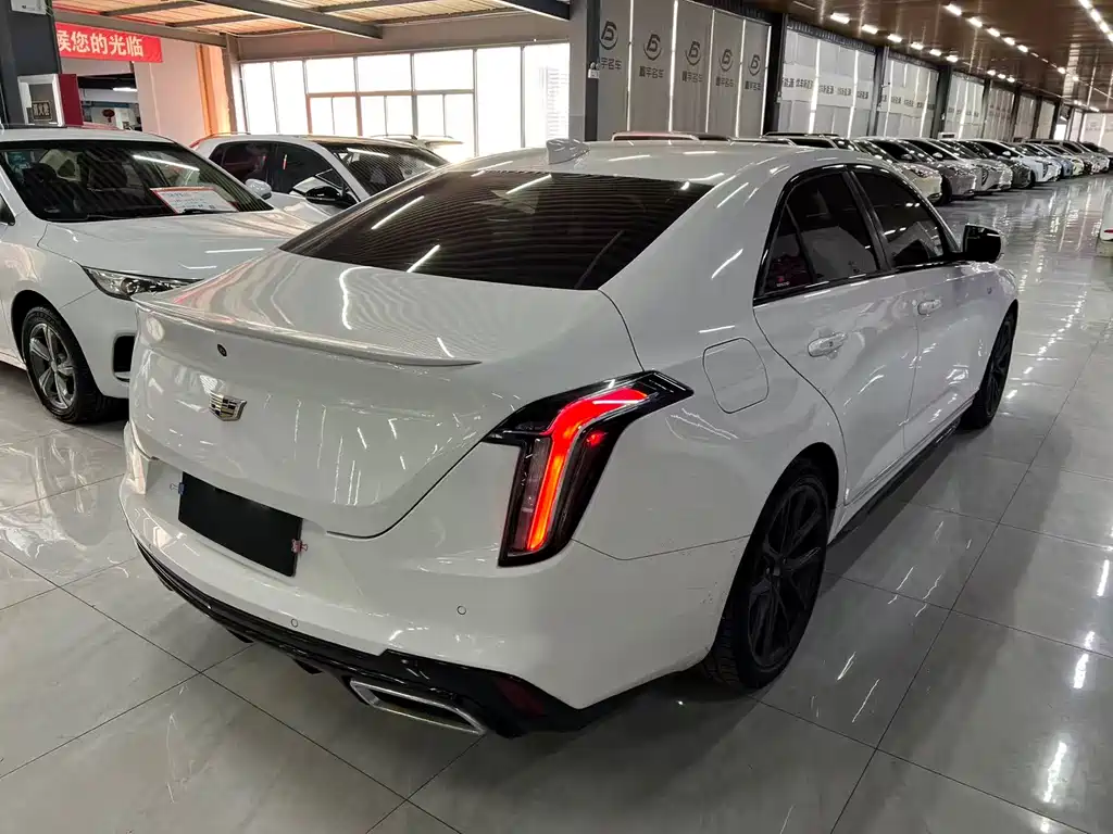 CADILLAC CT4