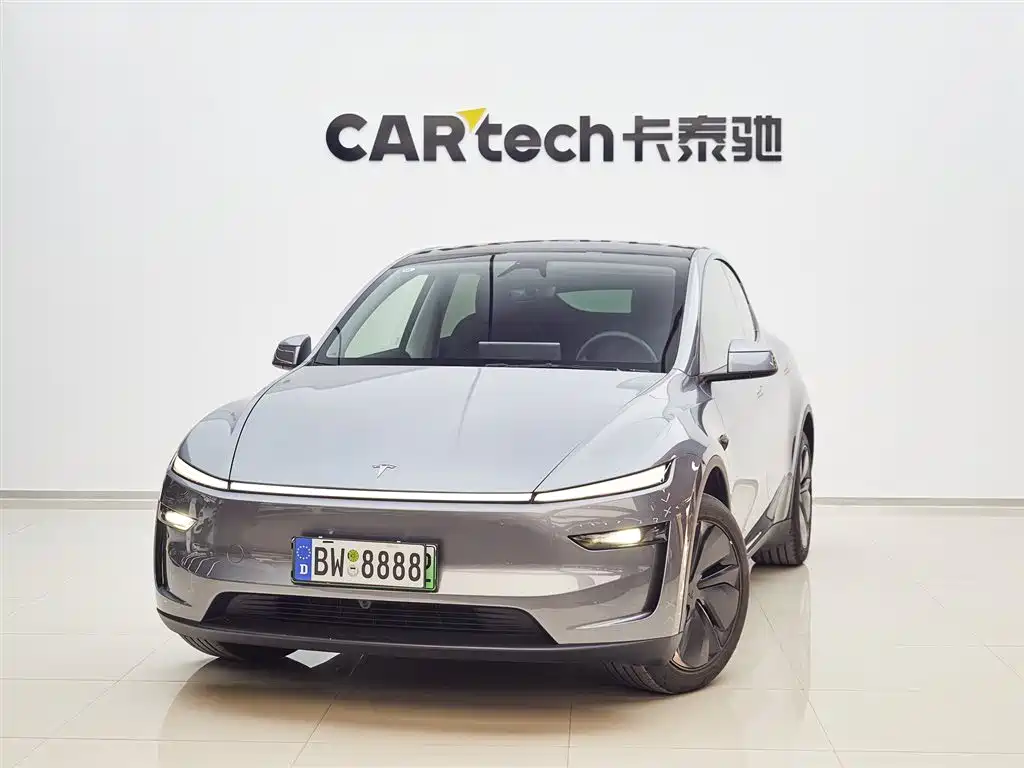 Tesla Model Y 2025