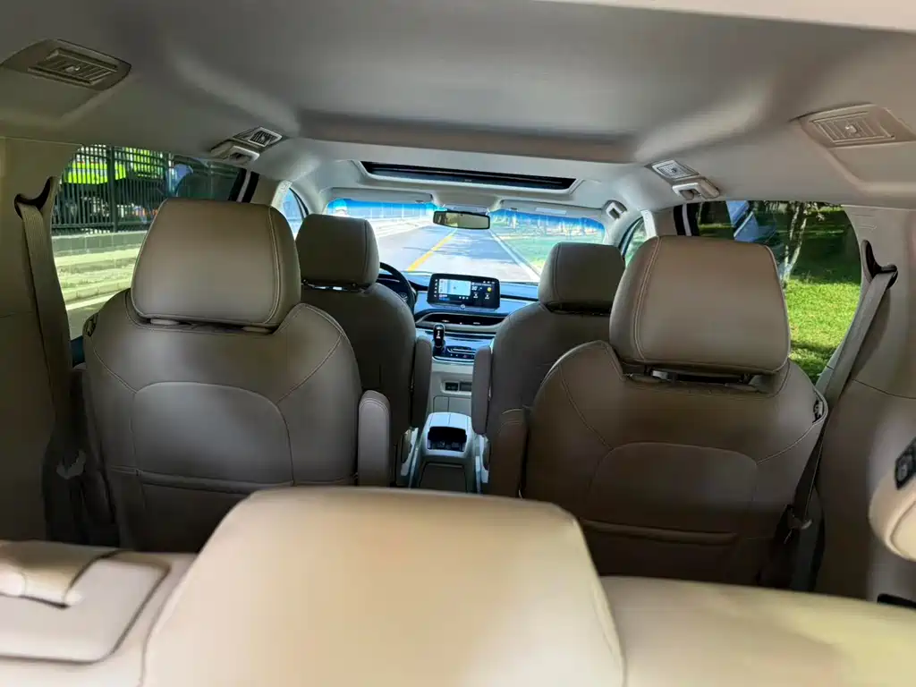 Buick GL8 — миниатюра 9