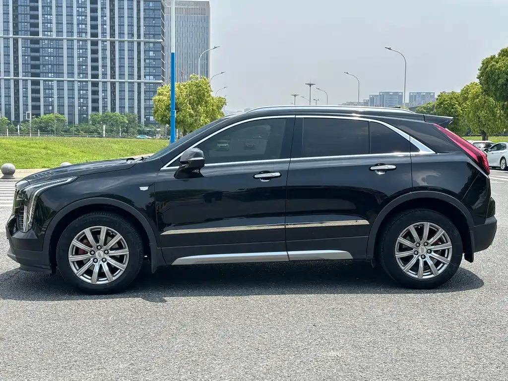 Cadillac XT4 2020 28T Lead