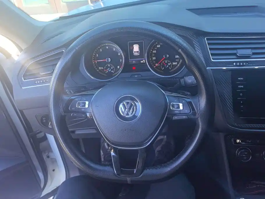 Volkswagen Tiguan L — миниатюра 15