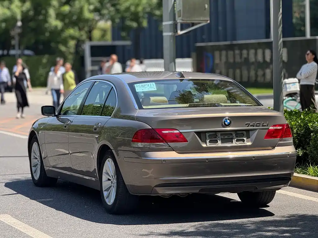 BMW 7 Series 7 2005 740Li